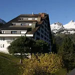 Voor Rustzoeker In Wandel- En Gebied Wallis *